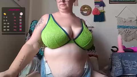 Em online show from 12.14.24