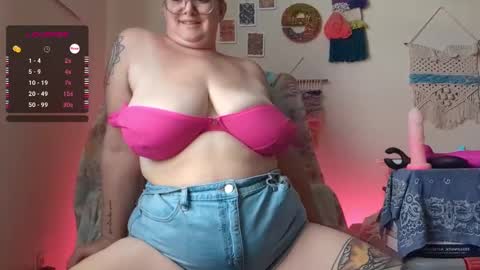 Em online show from 02.04.25