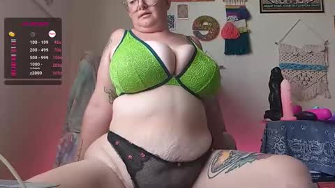 Em online show from 02.12.25