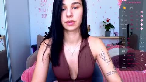 Snapshot of pixie_molly chatting on 05.04.26 Molly online show from 05.04.26