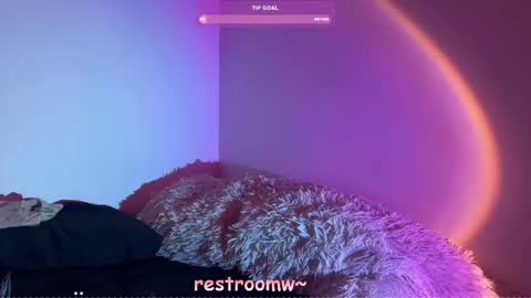 Snapshot of pixie_praxis chatting on 12.07.24 pixie_praxis online show from 12.07.24