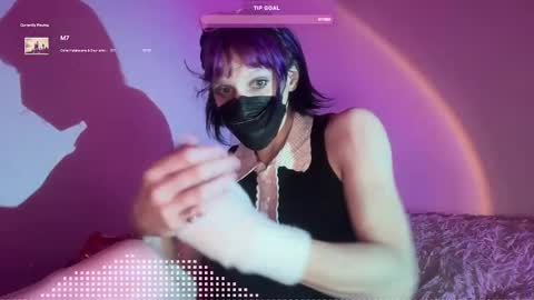 Snapshot of pixie_praxis chatting on 12.08.24 pixie_praxis online show from 12.08.24