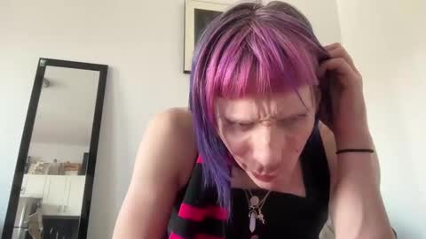 Snapshot of pixie_praxis chatting on 12.26.24 pixie_praxis online show from 12.26.24