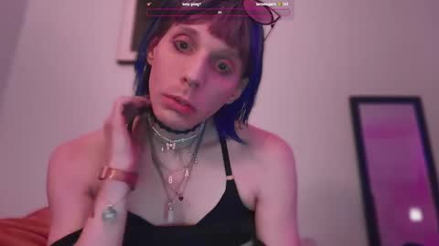 Snapshot of pixie_praxis chatting on 02.08.25 pixie_praxis online show from 02.08.25