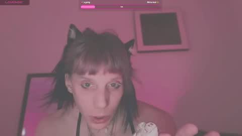 Snapshot of pixie_praxis chatting on 02.08.25 pixie_praxis online show from 02.08.25