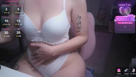 Snapshot of pixiebunnie_x chatting on 02.21.25 Pixie online show from 02.21.25