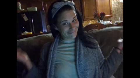 Snapshot of pixieluxxx chatting on 03.25.26 PixieLuxXx online show from 03.25.26