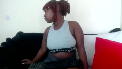 pixietease1 online show from 09.17.25