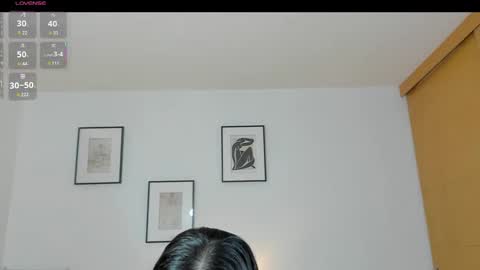 Angie Henao online show from 02.18.25