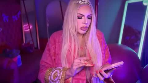 Snapshot of plasticfuckdoll chatting on 01.18.26 Dumb bimbo fuck doll online show from 01.18.26