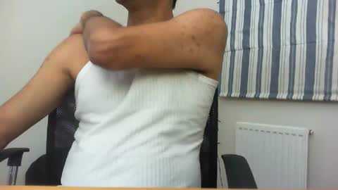 Snapshot of platino3026 chatting on 12.17.25 platino3026 online show from 12.17.25