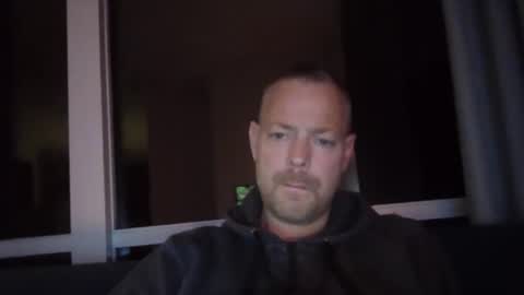 Snapshot of platugle chatting on 11.05.25 platugle online show from 11.05.25