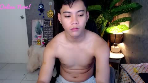 Snapshot of playful_kenzo chatting on 12.03.24 Kenzo online show from 12.03.24