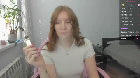 Snapshot of playful_mary chatting on 10.26.25 Masha online show from 10.26.25