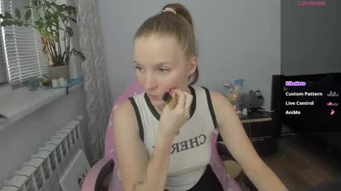 Snapshot of playful_mary chatting on 11.03.25 Masha online show from 11.03.25