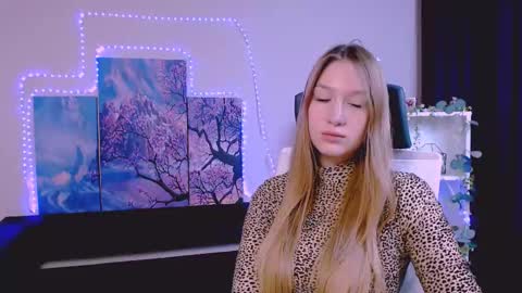 Sophie online show from 02.21.25