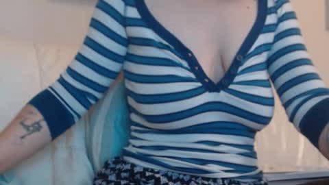 Snapshot of playfulsamira chatting on 09.25.25 PlayfulSamira online show from 09.25.25
