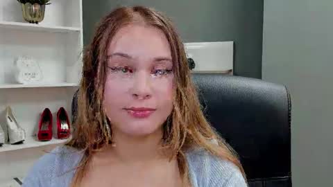 Valeria online show from 10.14.25