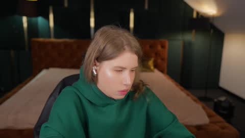 Snapshot of playhard054 chatting on 10.09.25 Lana online show from 10.09.25