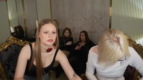 Snapshot of playhard054 chatting on 11.25.25 Lana online show from 11.25.25