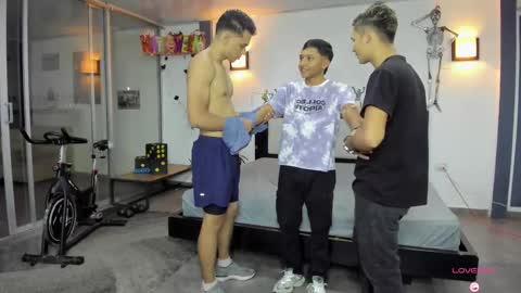   online show from 10.06.25