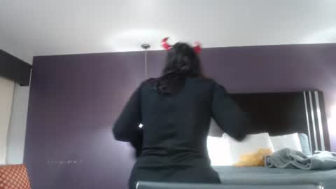 pleasantdinosaurus7537 online show from 12.17.25