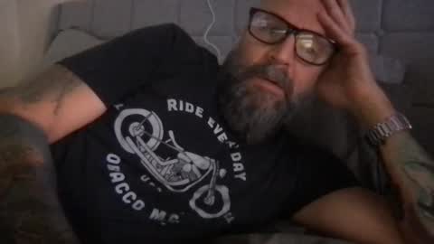 Snapshot of pleasesitonmycock chatting on 01.11.26 PleaseSitOnMyCock online show from 01.11.26