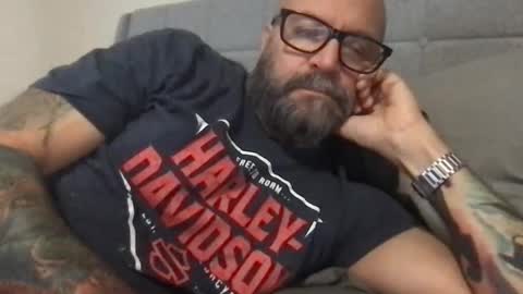 Snapshot of pleasesitonmycock chatting on 02.25.26 PleaseSitOnMyCock online show from 02.25.26