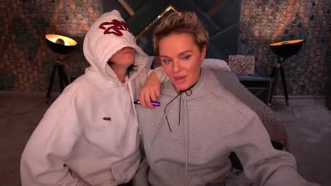 Ira brunette and Vika blonde online show from 11.29.25