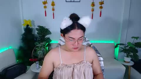 Ploysai online show from 04.23.26