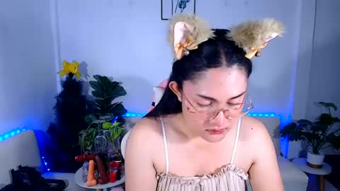 Ploysai online show from 06.12.26