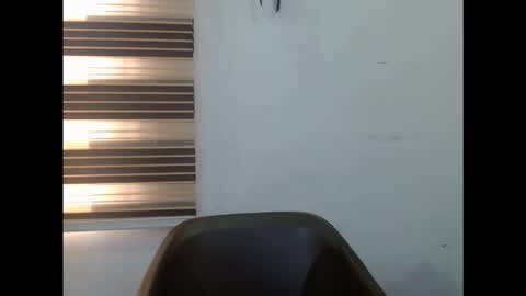 Snapshot of plumnjuicyx chatting on 12.19.25 plumnjuicyx online show from 12.19.25