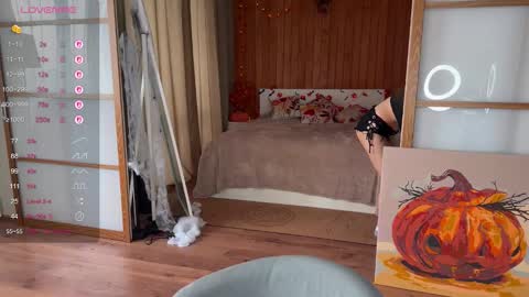 Snapshot of plumybun chatting on 10.29.25 Acey online show from 10.29.25