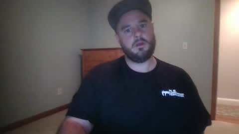 Snapshot of pluski155 chatting on 11.09.25 Evan online show from 11.09.25