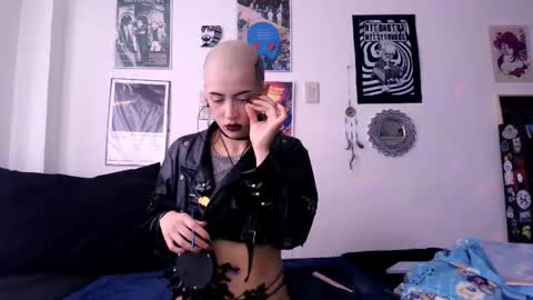 Snapshot of plutonbluemoon_999 chatting on 10.16.25 online show from 10.16.25