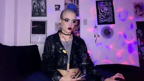 Snapshot of plutonbluemoon_999 chatting on 10.20.25 online show from 10.20.25