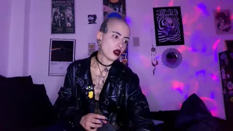 Snapshot of plutonbluemoon_999 chatting on 10.24.25 online show from 10.24.25