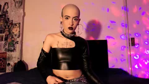 Snapshot of plutonbluemoon_999 chatting on 01.06.26 online show from 01.06.26