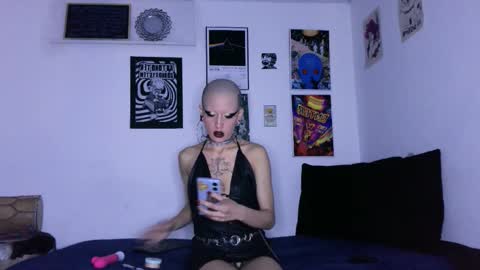 Snapshot of plutonbluemoon_999 chatting on 01.06.26 online show from 01.06.26