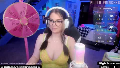 Snapshot of plutoprincess69 chatting on 03.08.26 Pluto Princess online show from 03.08.26