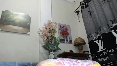 Snapshot of pocabigshane chatting on 01.12.25 SHANE online show from 01.12.25