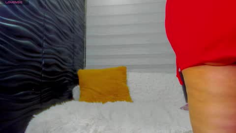 Snapshot of pocahontas_d chatting on 02.01.26 catalina online show from 02.01.26