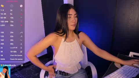 im vane Model Independet online show from 07.19.26