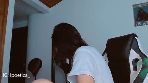 Snapshot of poeeticaa_ chatting on 01.18.25 IG ipoetica online show from 01.18.25