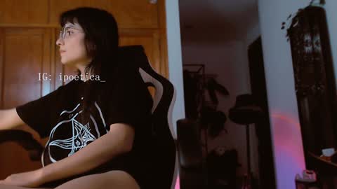 Snapshot of poeeticaa_ chatting on 02.01.25 IG ipoetica online show from 02.01.25