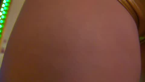 poison_milf_ online show from 05.01.26