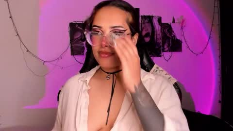 Willow                      Hours 12pm to 630pm Colombian time FRIDAY AND SUNDAY FREE DAYS online show from 11.26.25