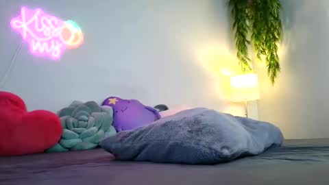 Snapshot of poisonedpeach chatting on 09.10.25 Jenna online show from 09.10.25