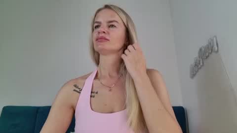 Karolina online show from 07.22.26