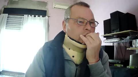 Snapshot of pol22010 chatting on 05.17.26 Polako online show from 05.17.26